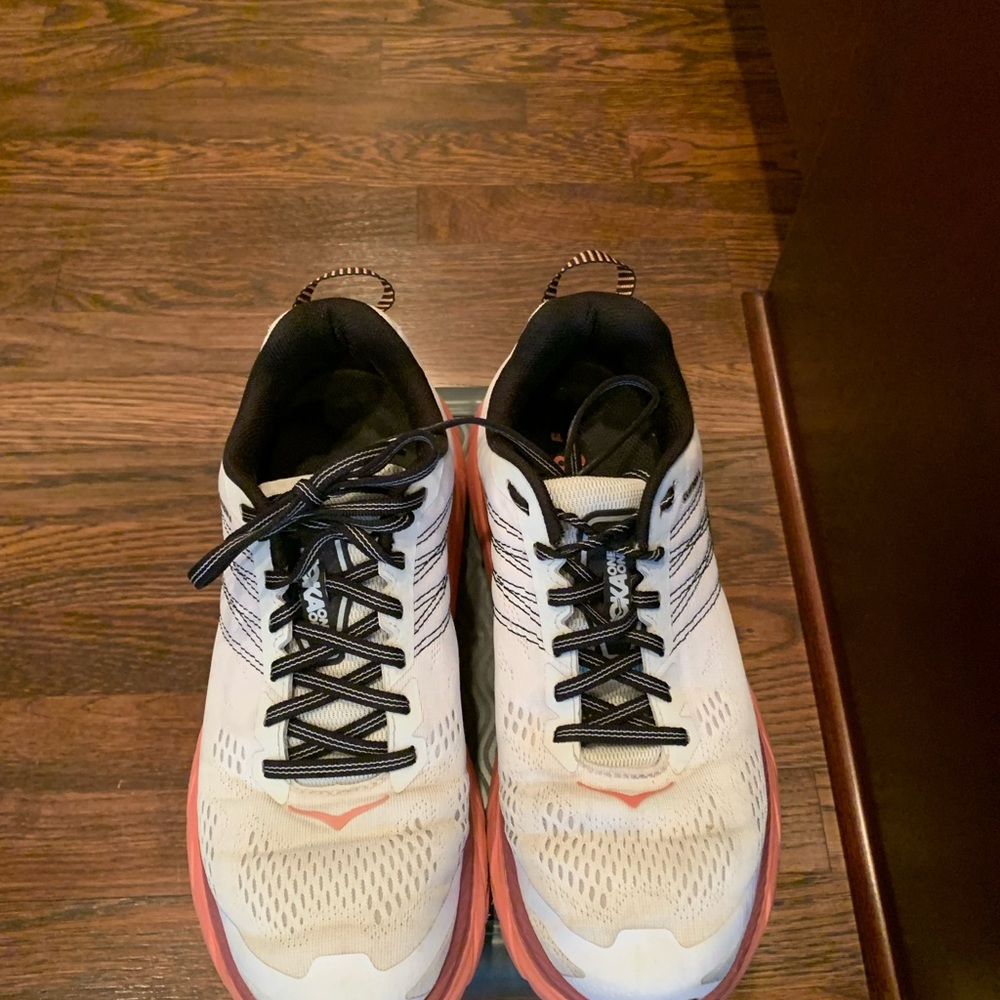 EUC. Hoka Clifton 6 tennis shoes